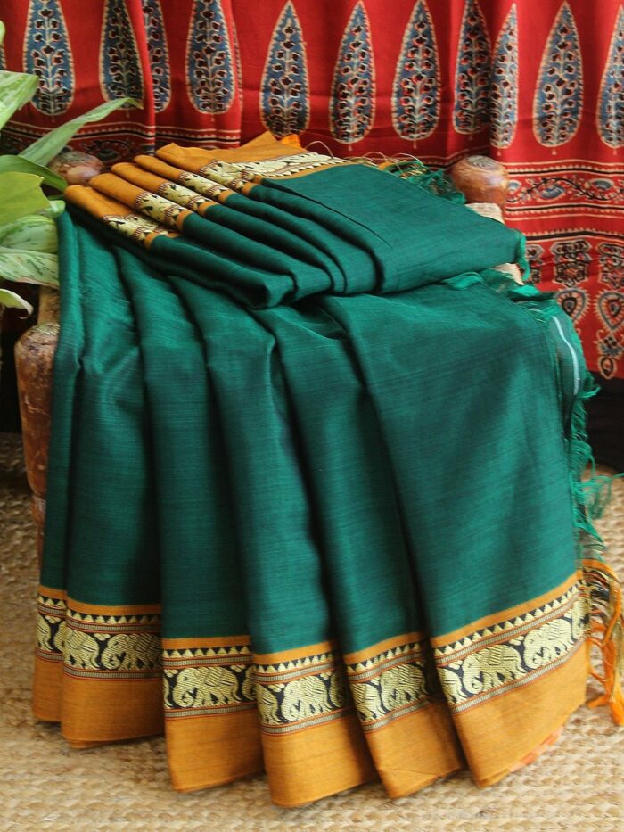 Narayanpet Cotton Saree with Small Border - Image 3