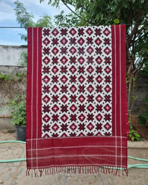 Beautifully woven Theliya Rumal Dupatta featuring timeless patterns, ideal for festive occasions.