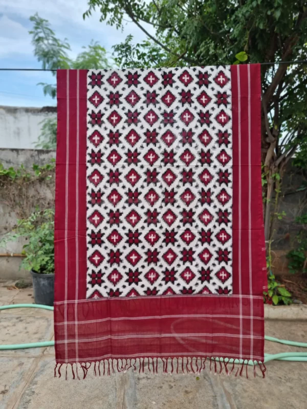 Beautifully woven Theliya Rumal Dupatta featuring timeless patterns, ideal for festive occasions.