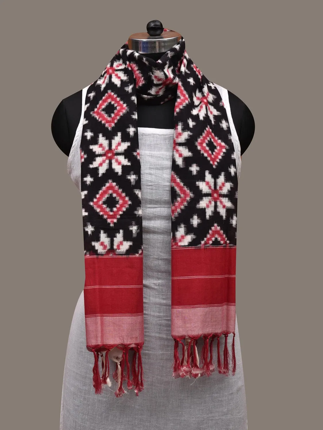 HOME 15 Stoles