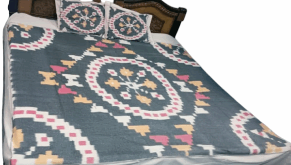 Luxurious handloom bedsheet in pure cotton, king size 9x7 feet, with matching pillow covers, showcasing intricate handwoven patterns