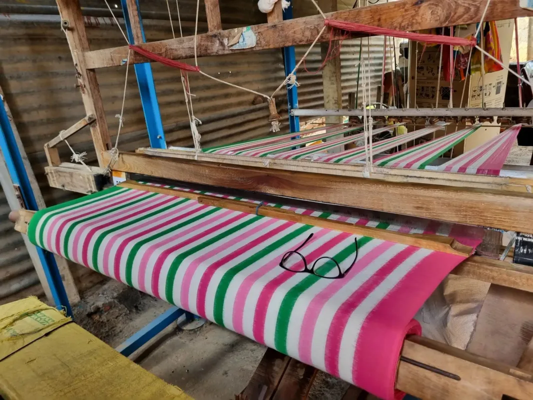 The Timeless Art of Ikat Fabric: A Tradition Woven in Threads 2 20241031 1547104000358094525101658