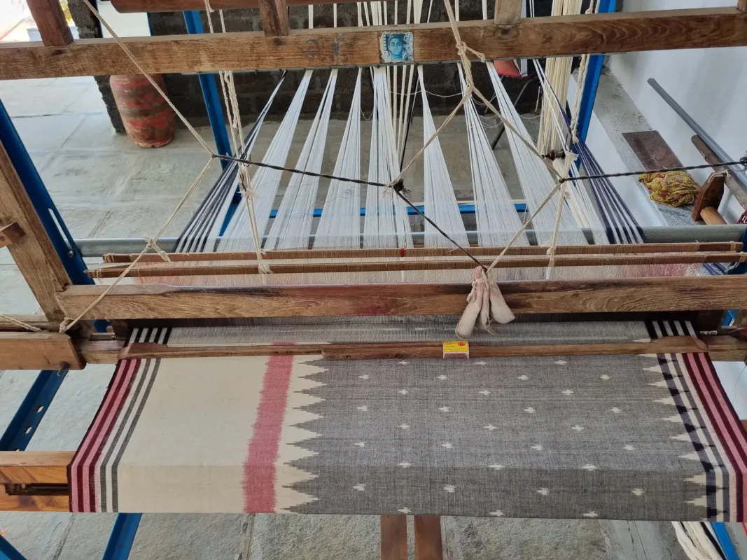 The Timeless Art of Ikat Fabric: A Tradition Woven in Threads 1 20250218 1345092657872750757966546