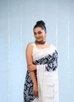 Green And Mustard Theliya Rumal Saree with Blouse – 6.2 Meters of Heritage Elegance - Image 4