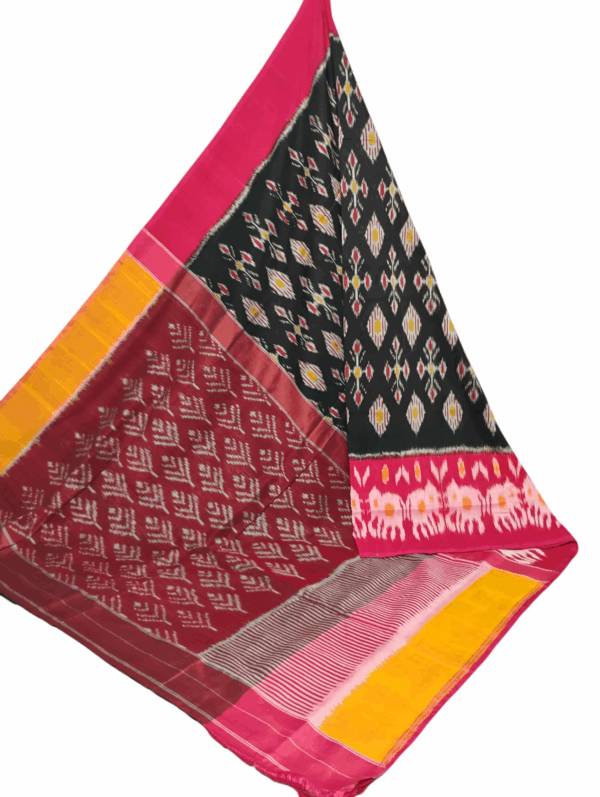 Authentic Pochampally Saree – Handwoven Cotton Elegance