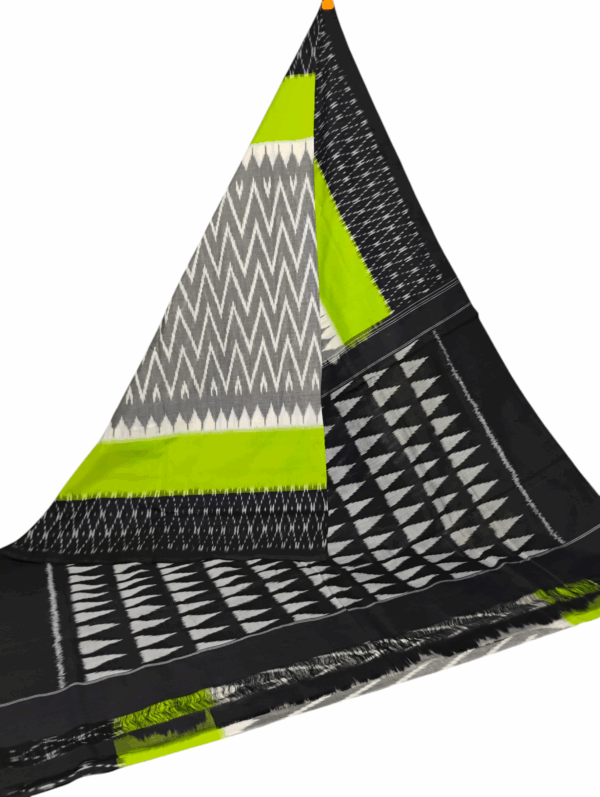 Authentic Pochampally Saree – Handwoven Cotton Elegance
