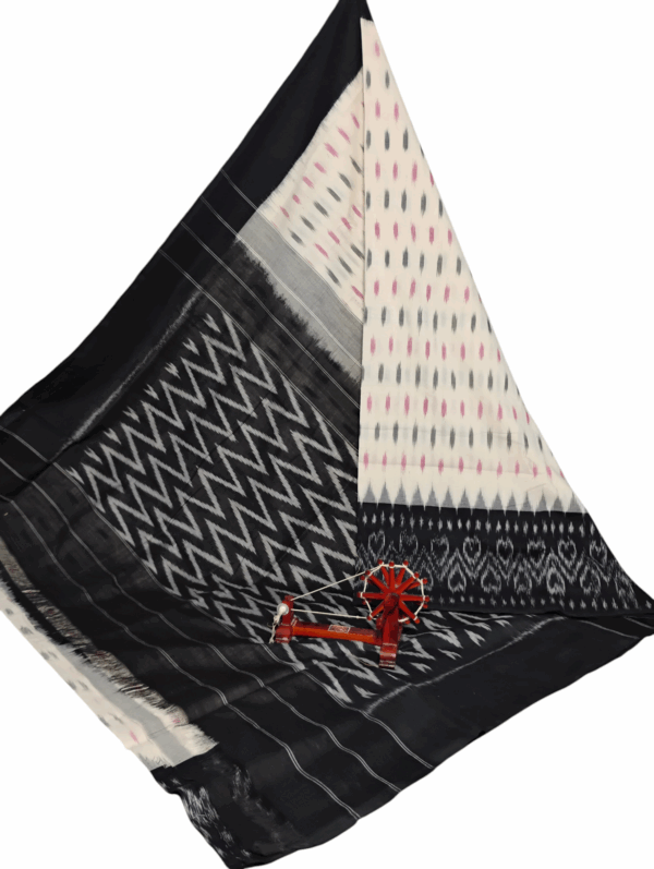 Authentic Pochampally Saree – Handwoven Cotton Elegance