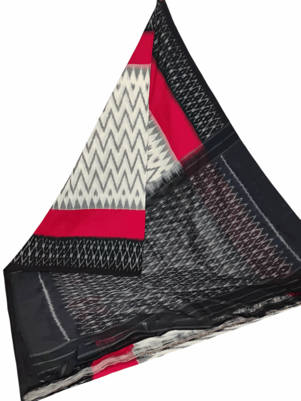 Authentic Pochampally Saree – Handwoven Cotton Elegance