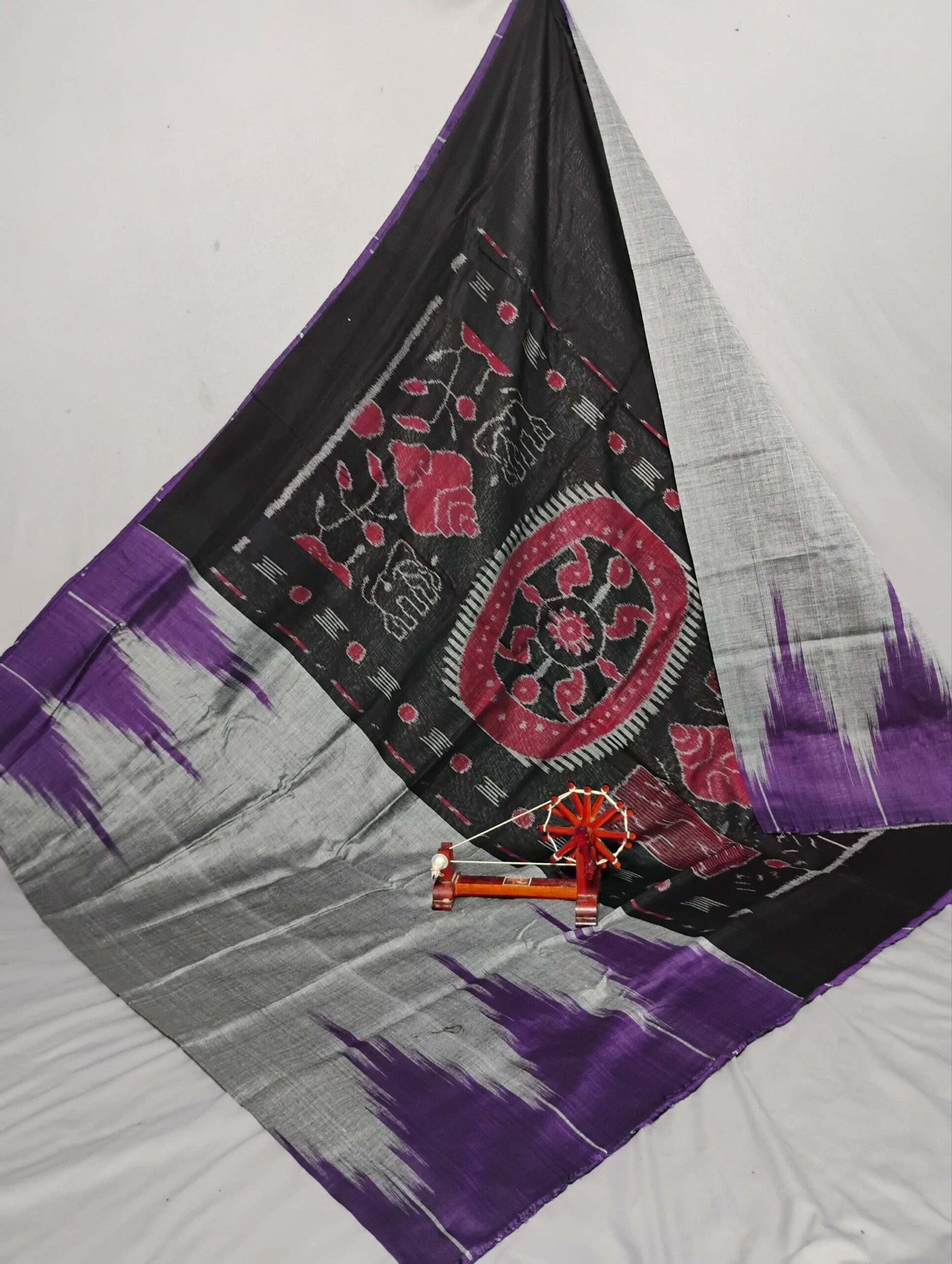 2025/07/1000420146-scaled.jpg Authentic Temple Border Pochampally Saree – Handwoven Ikat - Image 1