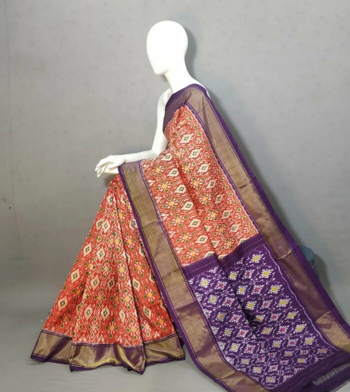 Pochampally Ikat Handloom Silk Saree- 6.2 Meters with Blouse - Image 1
