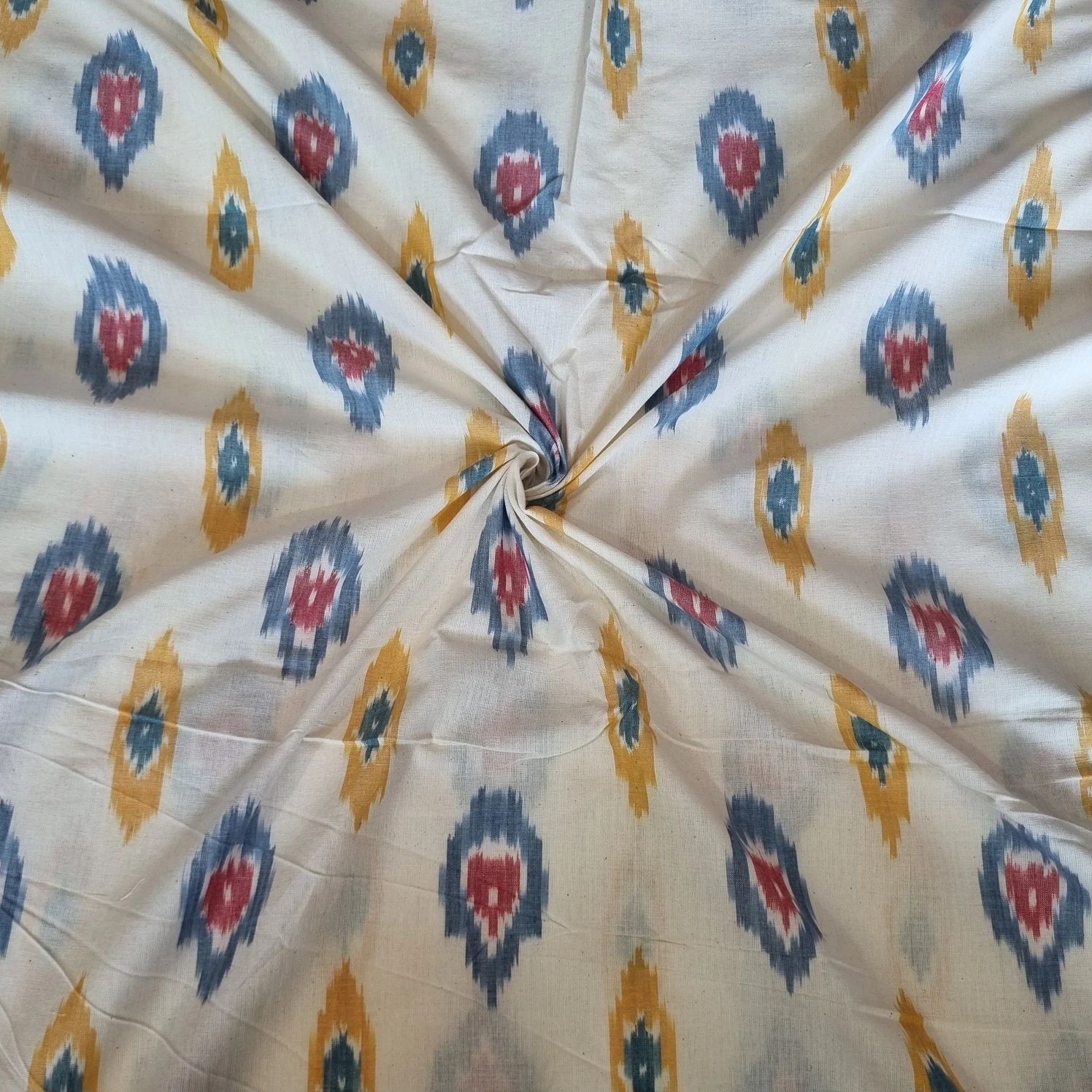 wp-17745418012304941462849534981771.webp 2/60 IKAT HANDLOOM COTTON FABRIC 45 INCH WIDTH - Image 1